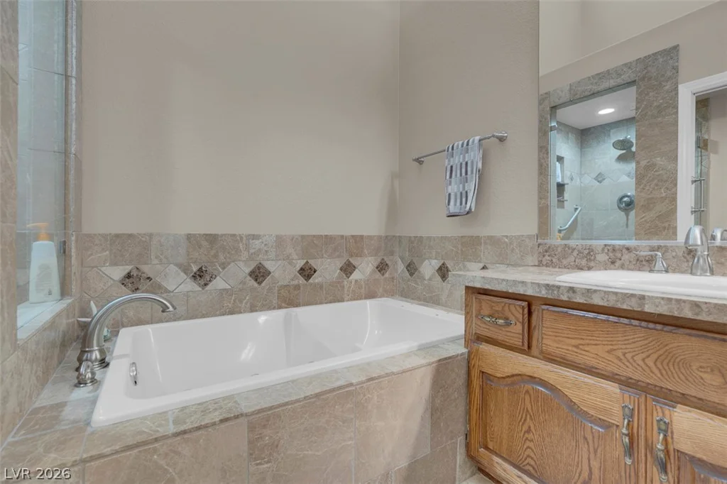 7176 Mission Hills, Las Vegas, NV 89113