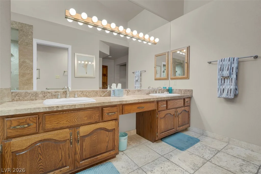 7176 Mission Hills, Las Vegas, NV 89113