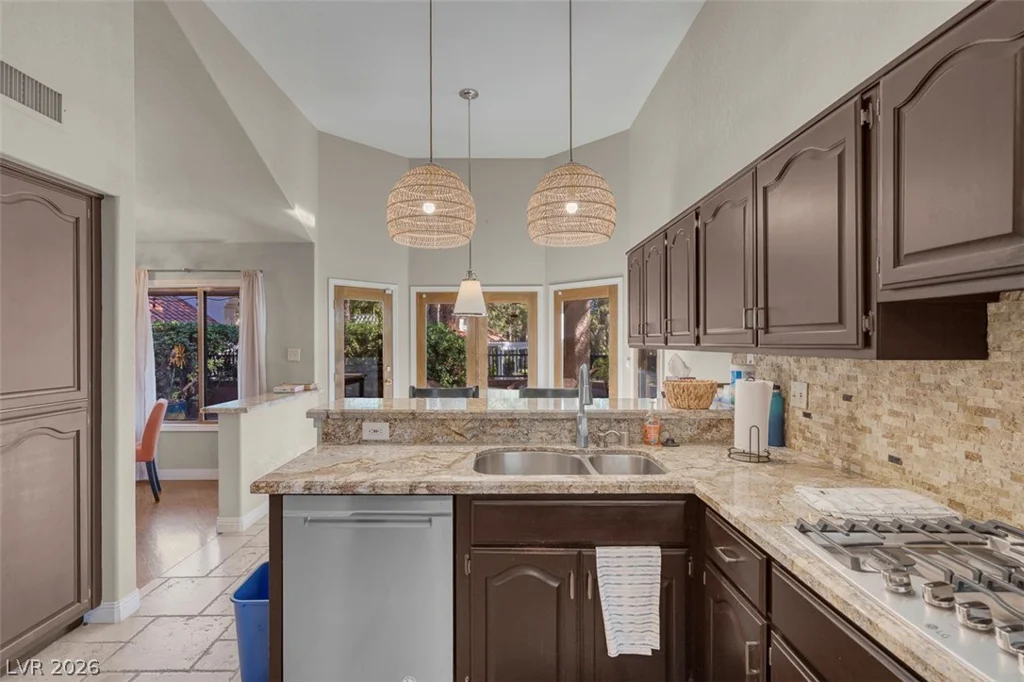 7176 Mission Hills, Las Vegas, NV 89113