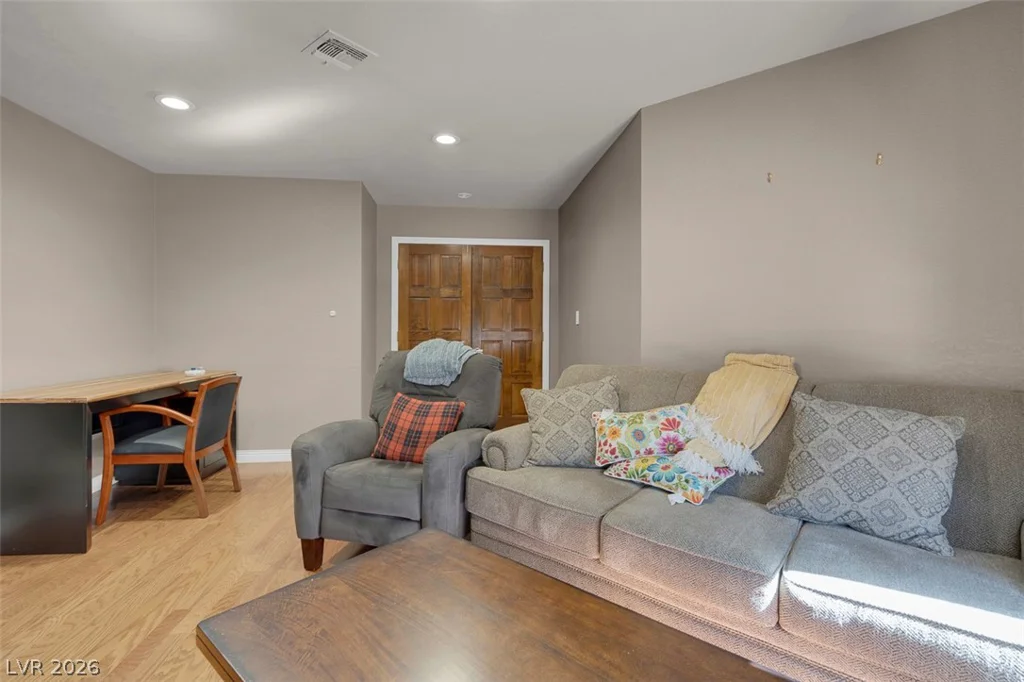 7176 Mission Hills, Las Vegas, NV 89113