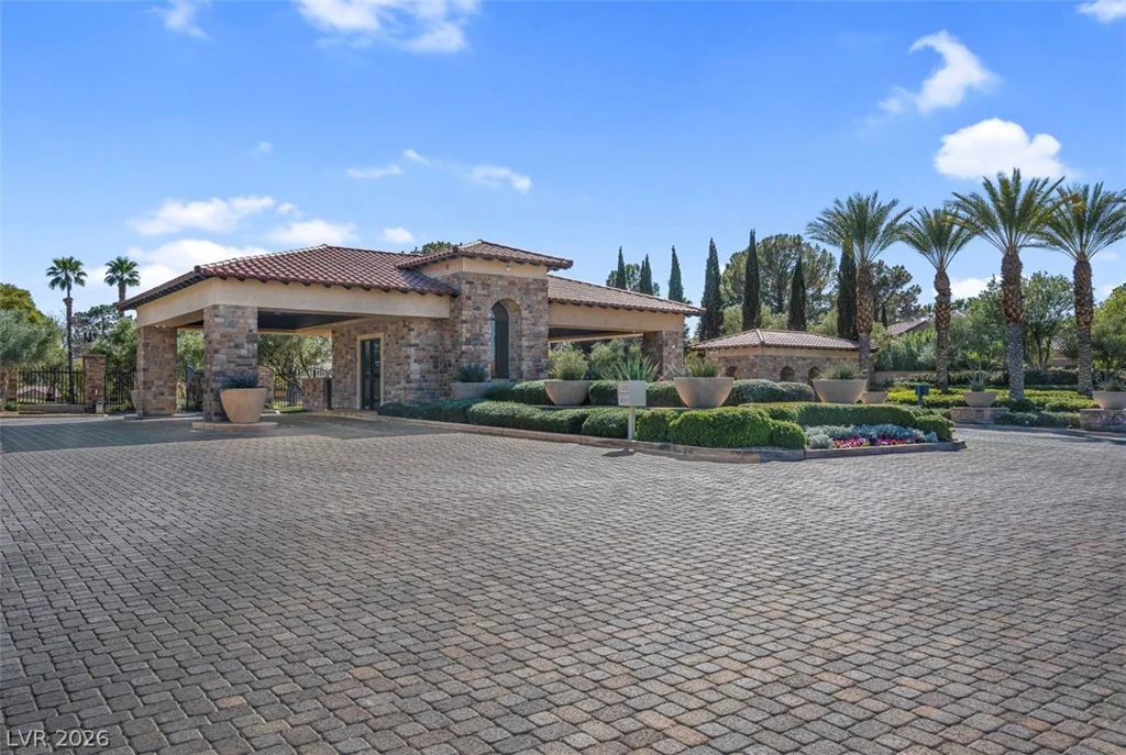 7176 Mission Hills, Las Vegas, NV 89113