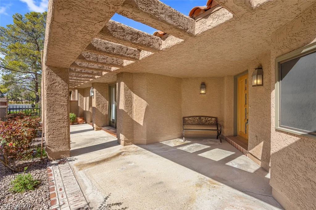 7176 Mission Hills, Las Vegas, NV 89113