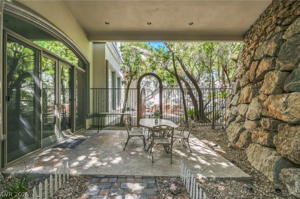 416 Saint Andrews, Las Vegas, NV 89144