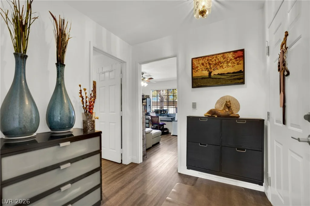 2851 Valley View, Las Vegas, NV 89102