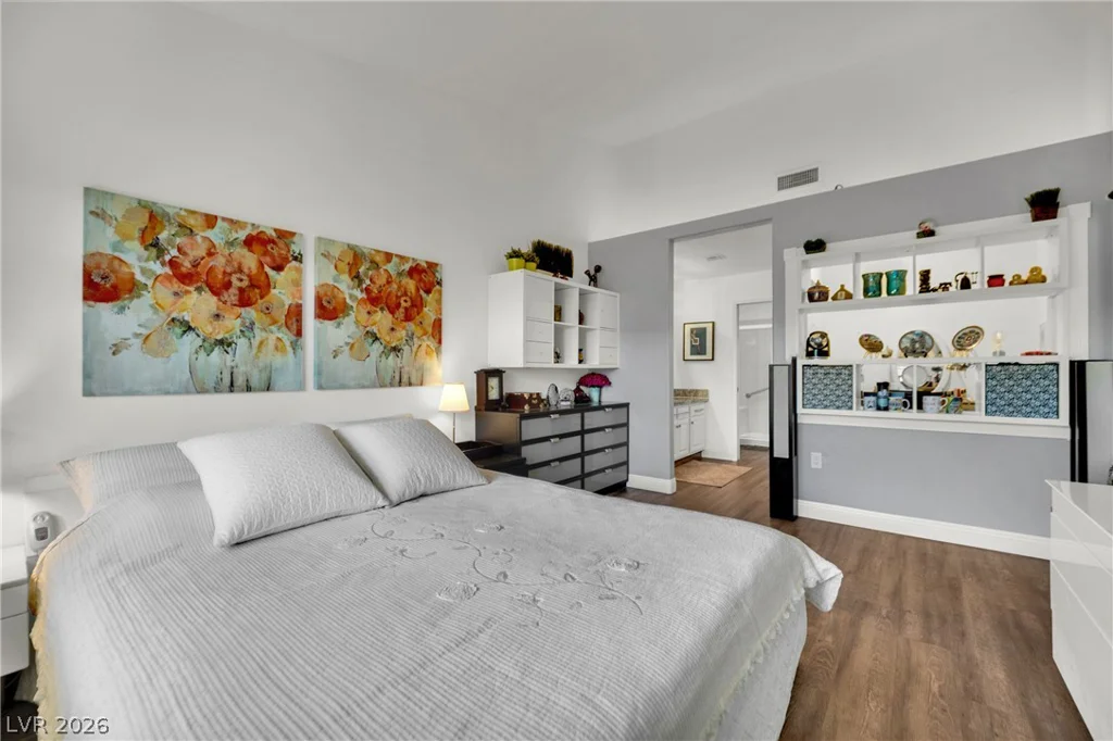 2851 Valley View, Las Vegas, NV 89102