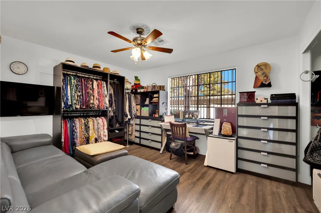 2851 Valley View, Las Vegas, NV 89102