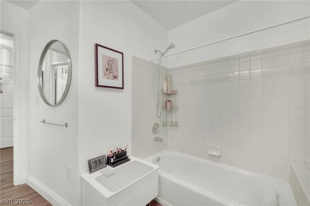 2851 Valley View, Las Vegas, NV 89102