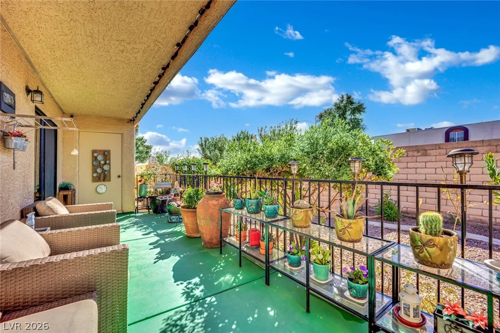 2851 Valley View, Las Vegas, NV 89102