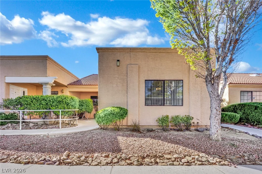 2851 Valley View, Las Vegas, NV 89102