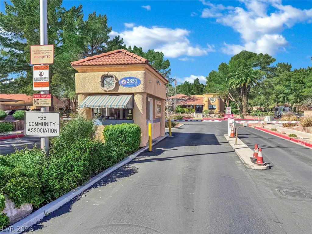 2851 Valley View, Las Vegas, NV 89102
