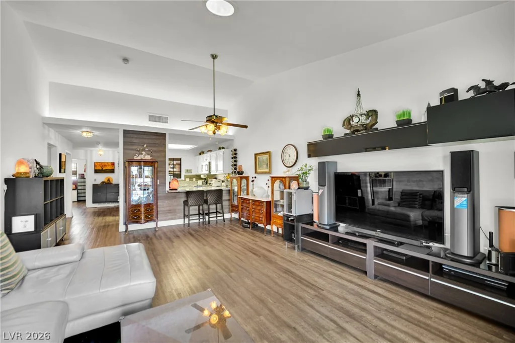 2851 Valley View, Las Vegas, NV 89102