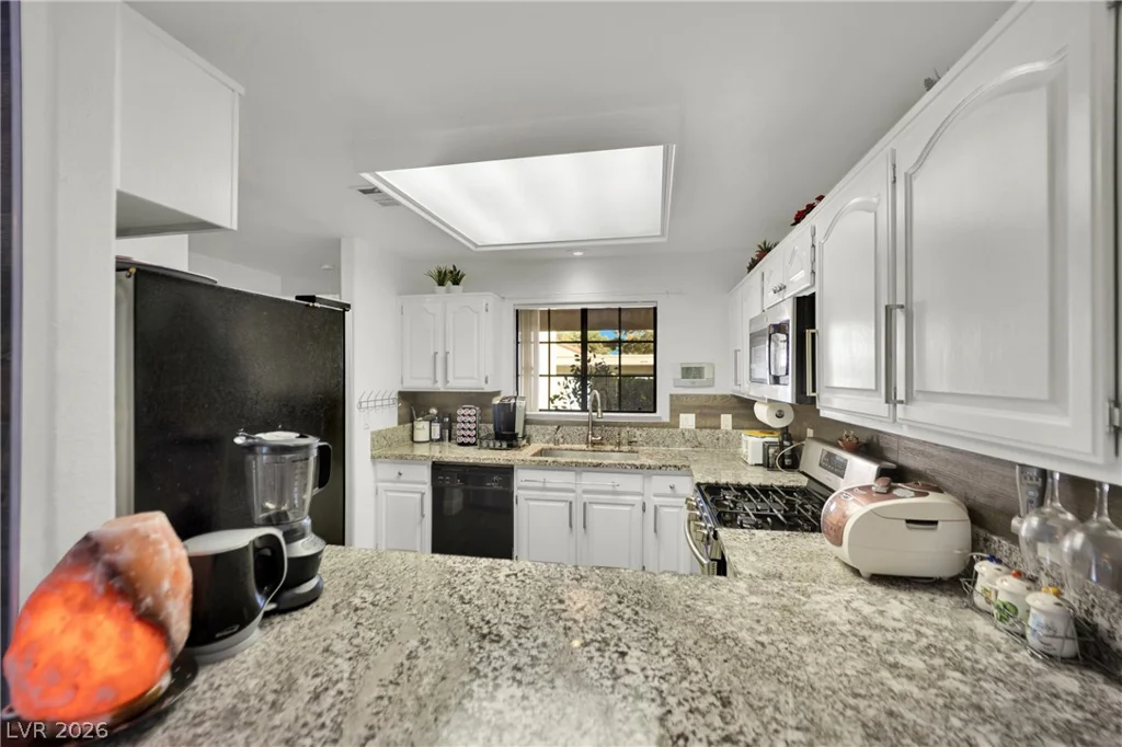 2851 Valley View, Las Vegas, NV 89102