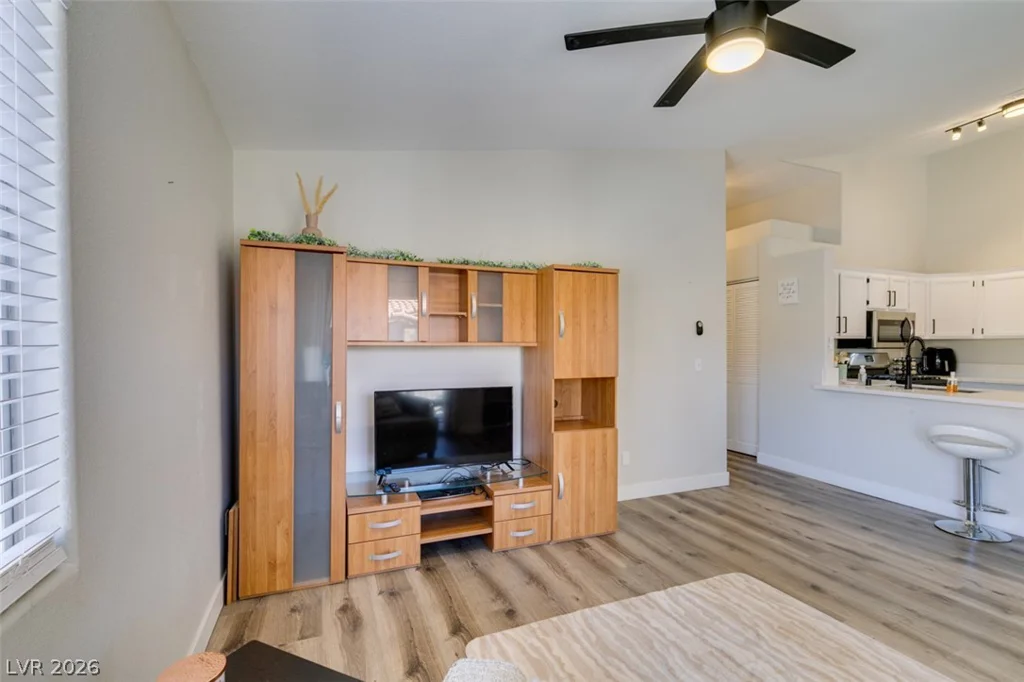 2110 Los Feliz, Las Vegas, NV 89156