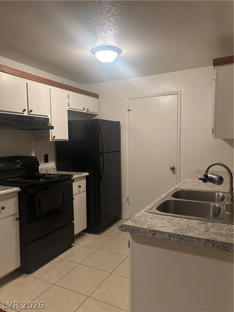220 Mission Newport, Las Vegas, NV 89107