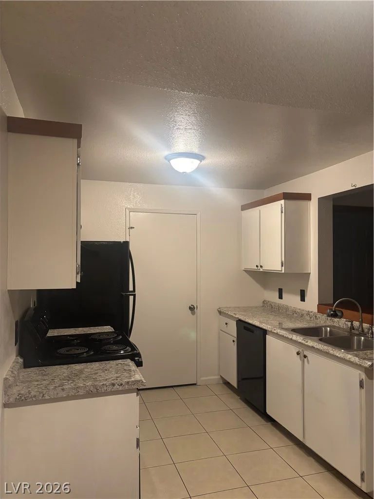 220 Mission Newport, Las Vegas, NV 89107