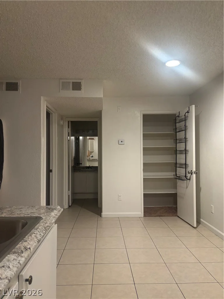 220 Mission Newport, Las Vegas, NV 89107