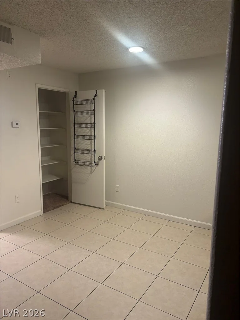 220 Mission Newport, Las Vegas, NV 89107