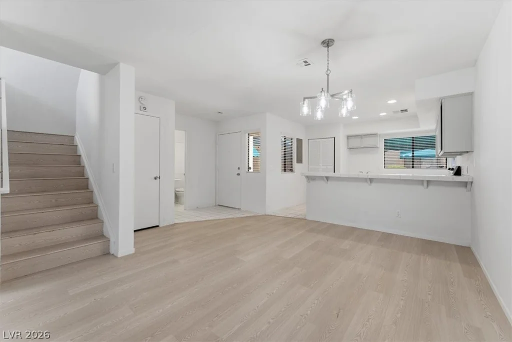 2220 Pine Breeze, Las Vegas, NV 89119