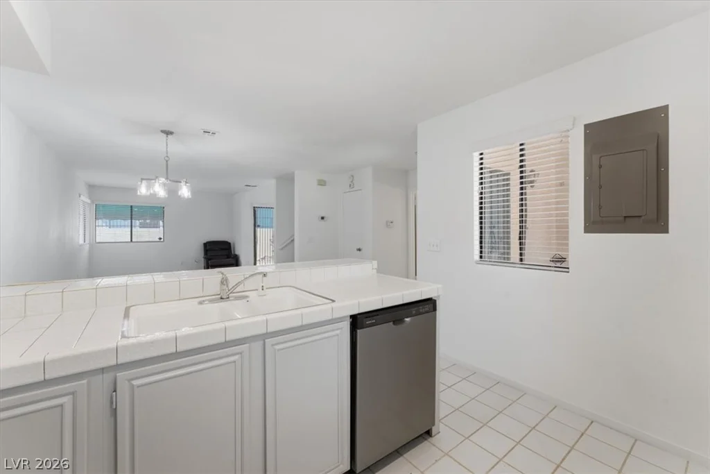 2220 Pine Breeze, Las Vegas, NV 89119