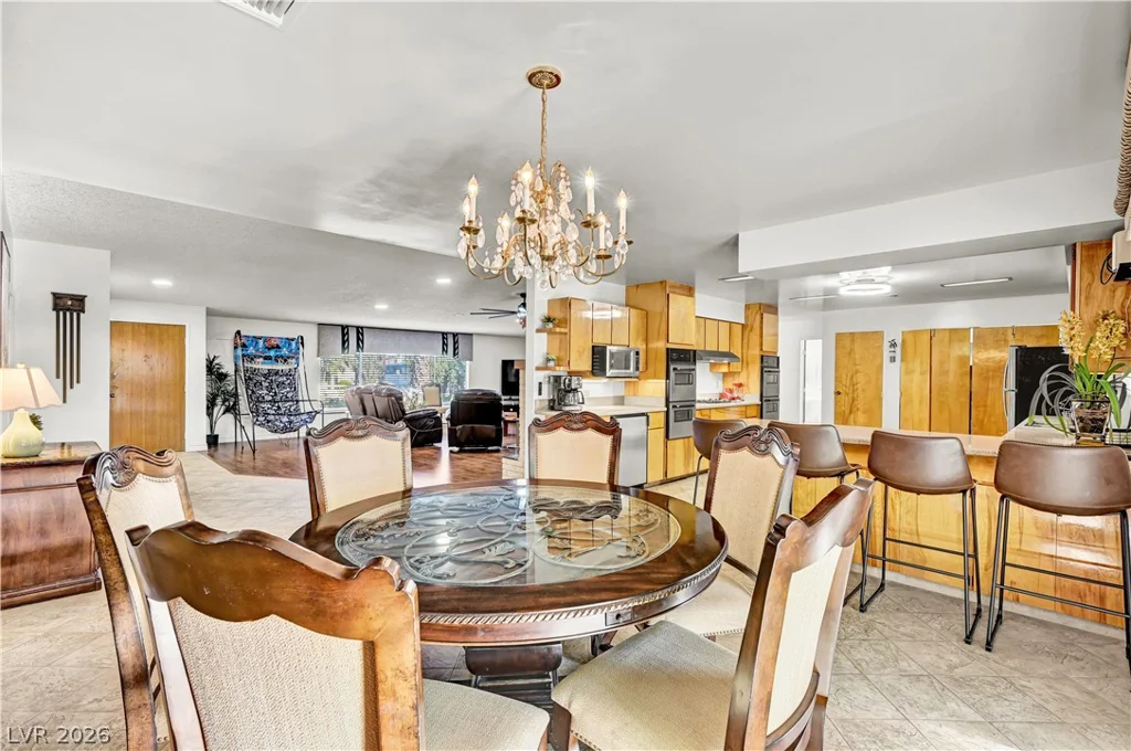 5881 Sandhill, Las Vegas, NV 89120