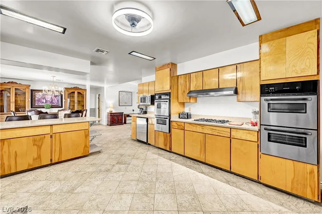 5881 Sandhill, Las Vegas, NV 89120