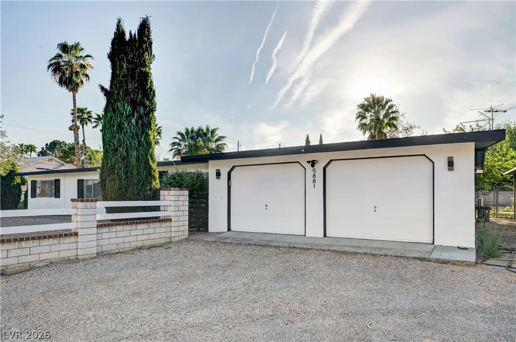 5881 Sandhill, Las Vegas, NV 89120
