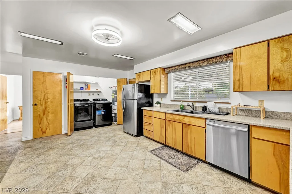 5881 Sandhill, Las Vegas, NV 89120