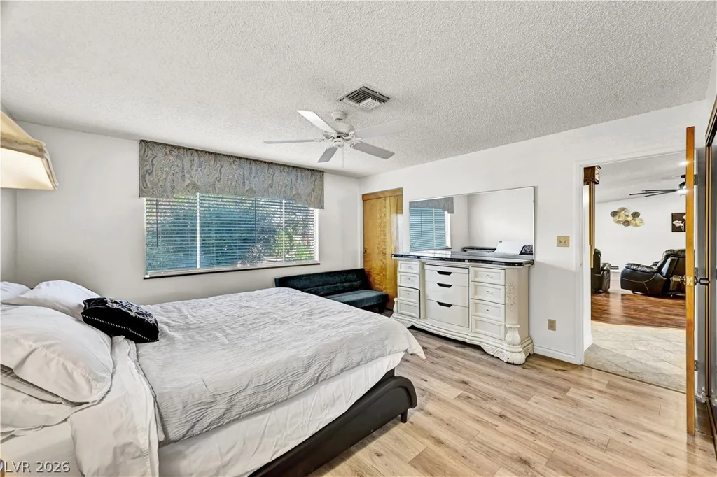5881 Sandhill, Las Vegas, NV 89120