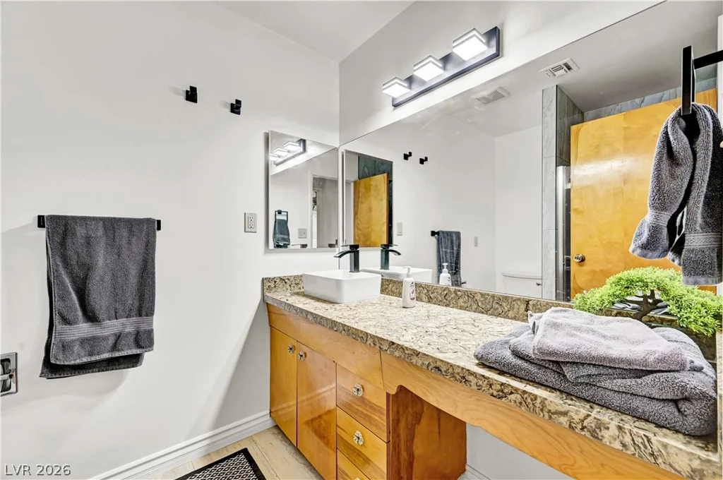 5881 Sandhill, Las Vegas, NV 89120