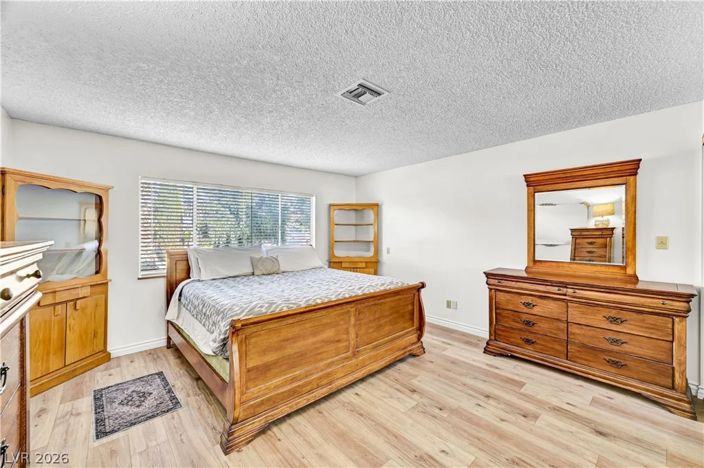 5881 Sandhill, Las Vegas, NV 89120