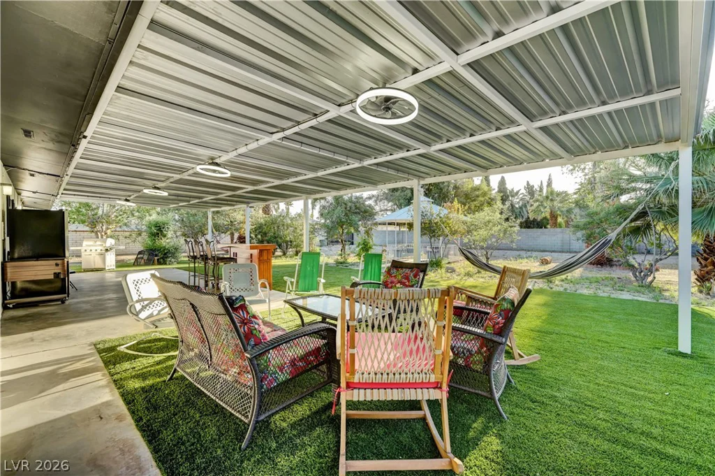 5881 Sandhill, Las Vegas, NV 89120