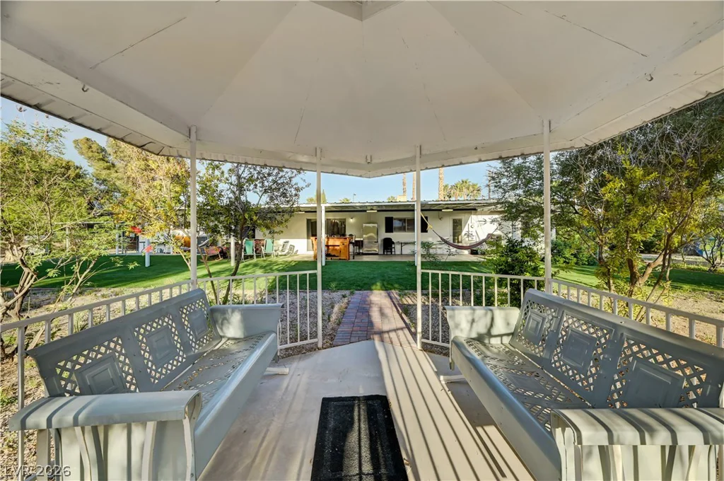 5881 Sandhill, Las Vegas, NV 89120