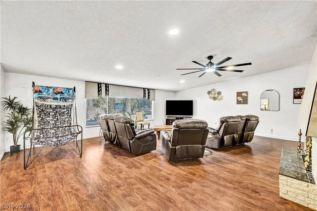 5881 Sandhill, Las Vegas, NV 89120