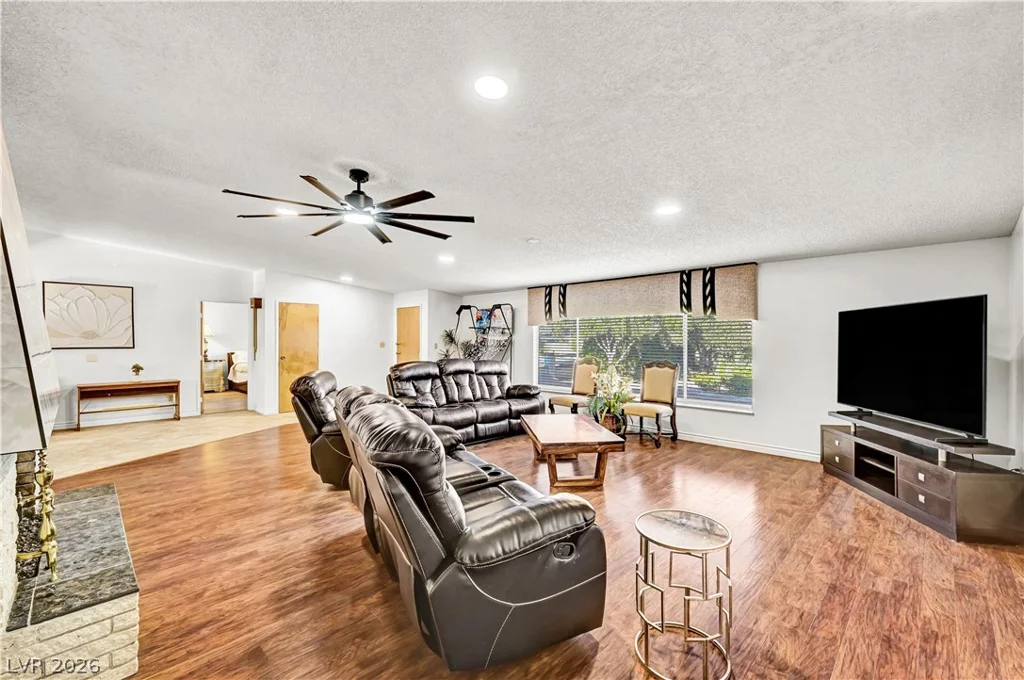 5881 Sandhill, Las Vegas, NV 89120