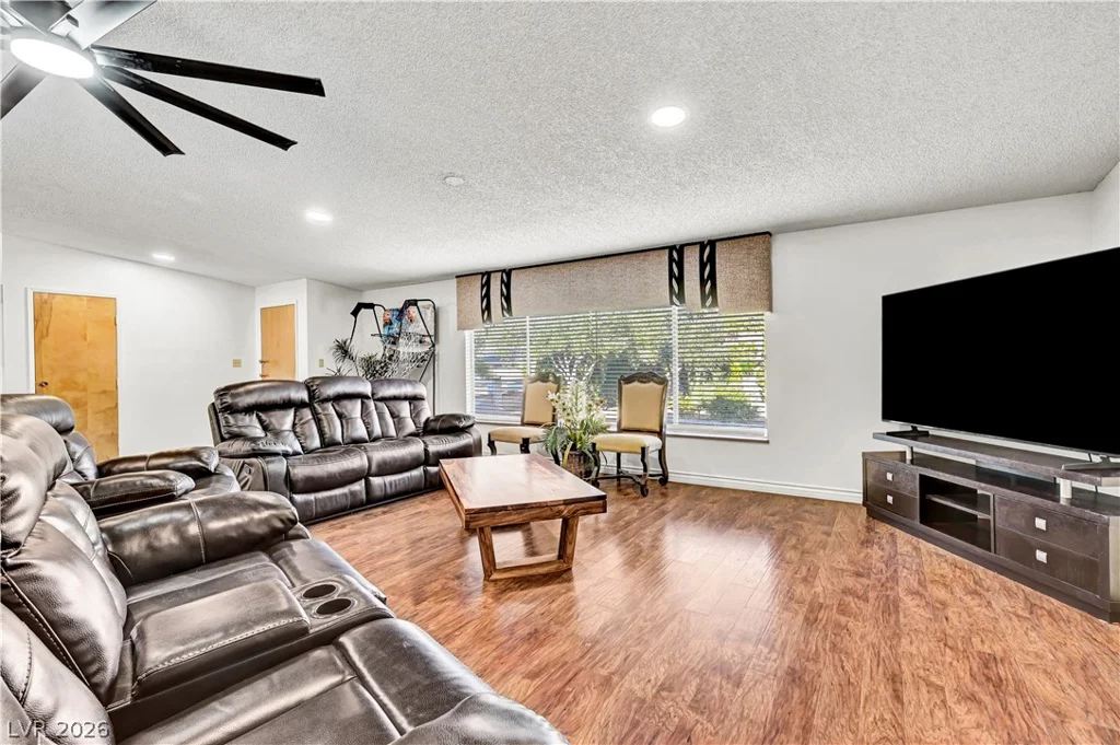 5881 Sandhill, Las Vegas, NV 89120