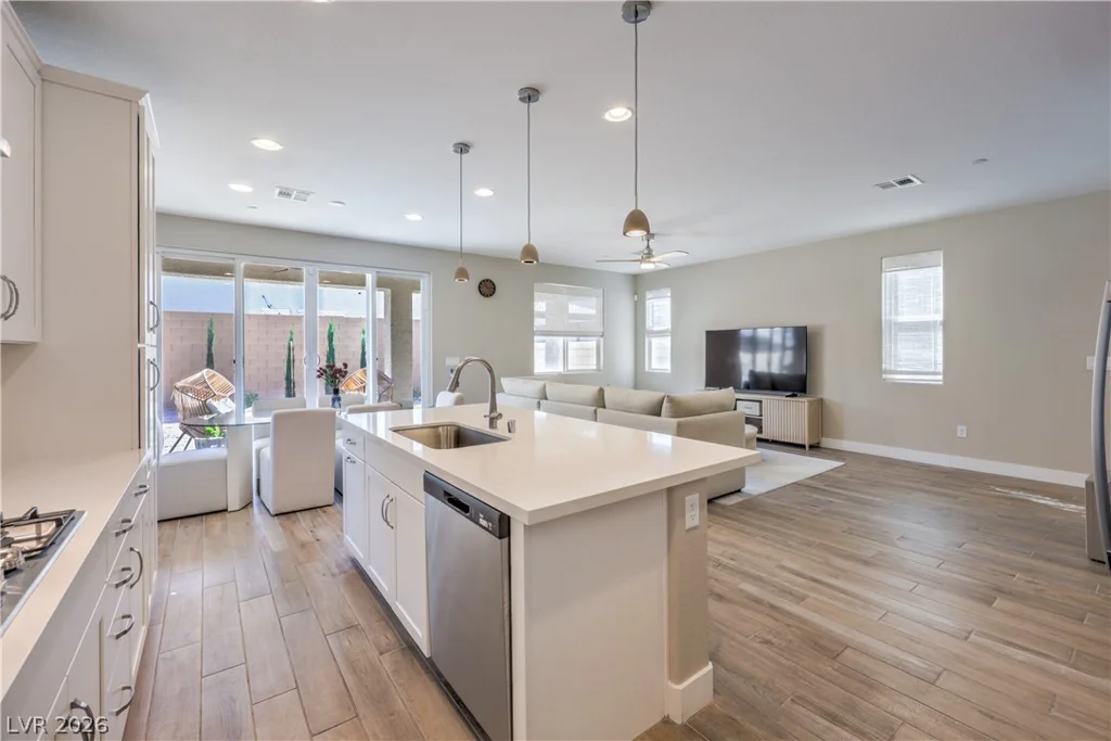 6591 Dove Point, Las Vegas, NV 89130