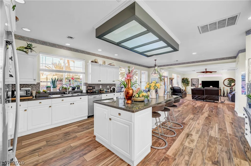 1645 Stonehill, Las Vegas, NV 89156