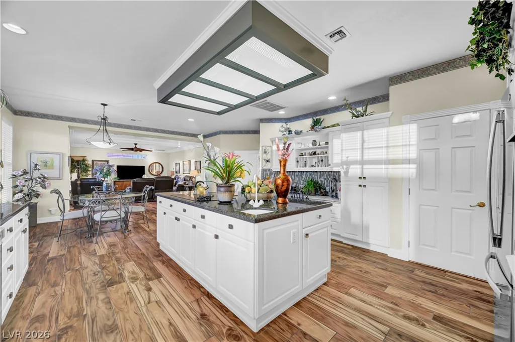 1645 Stonehill, Las Vegas, NV 89156