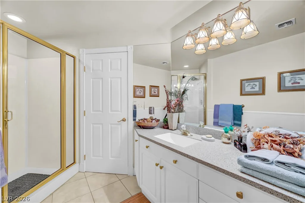 1645 Stonehill, Las Vegas, NV 89156