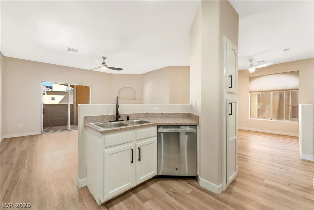 8737 Red Brook, Las Vegas, NV 89128