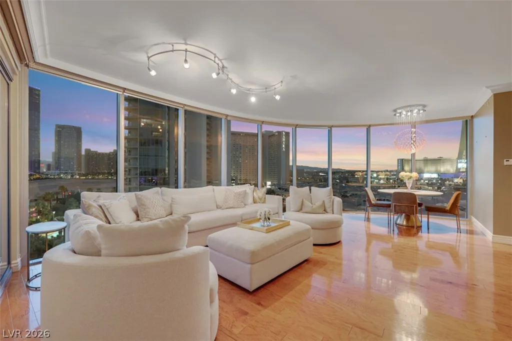 322 Karen, Las Vegas, NV 89109