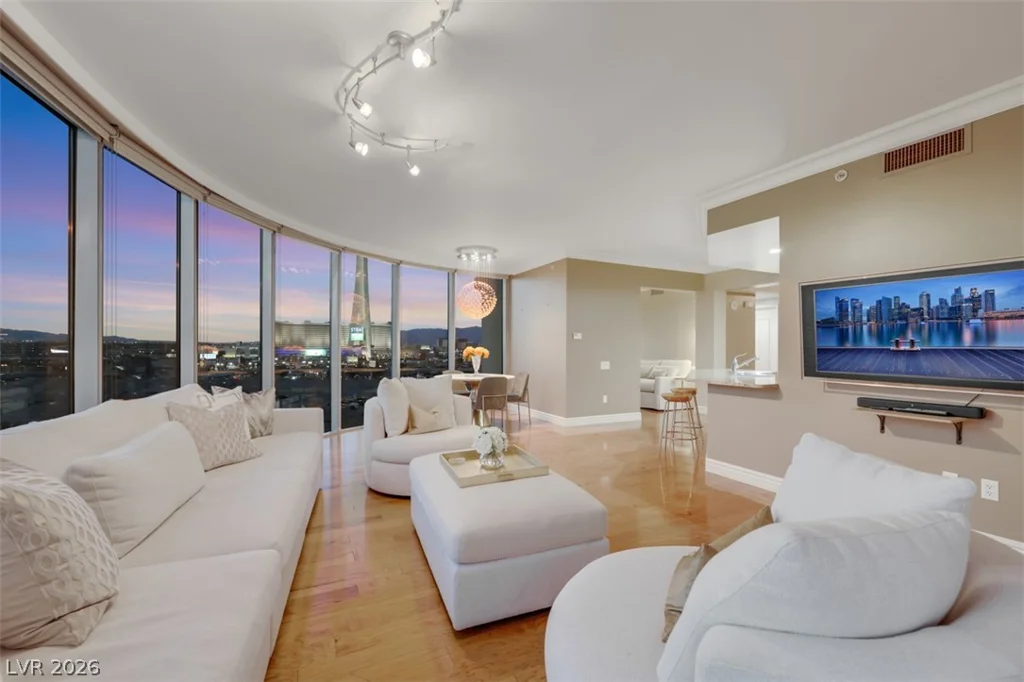322 Karen, Las Vegas, NV 89109