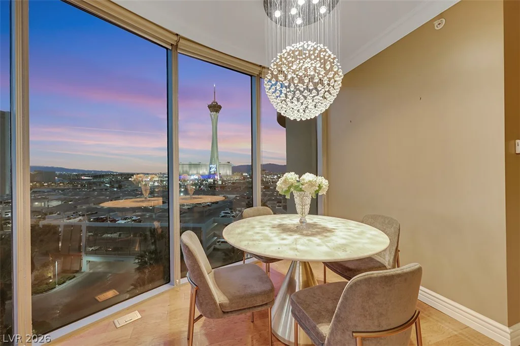 322 Karen, Las Vegas, NV 89109