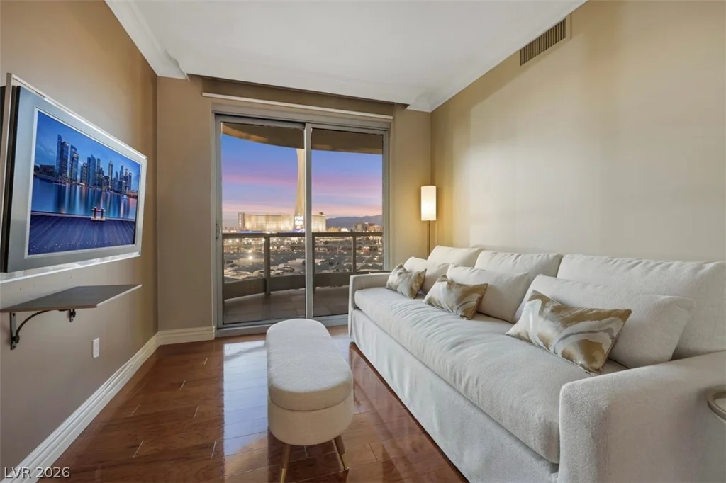 322 Karen, Las Vegas, NV 89109