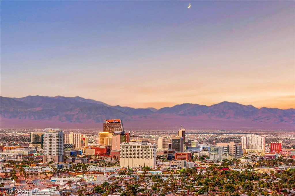 322 Karen, Las Vegas, NV 89109
