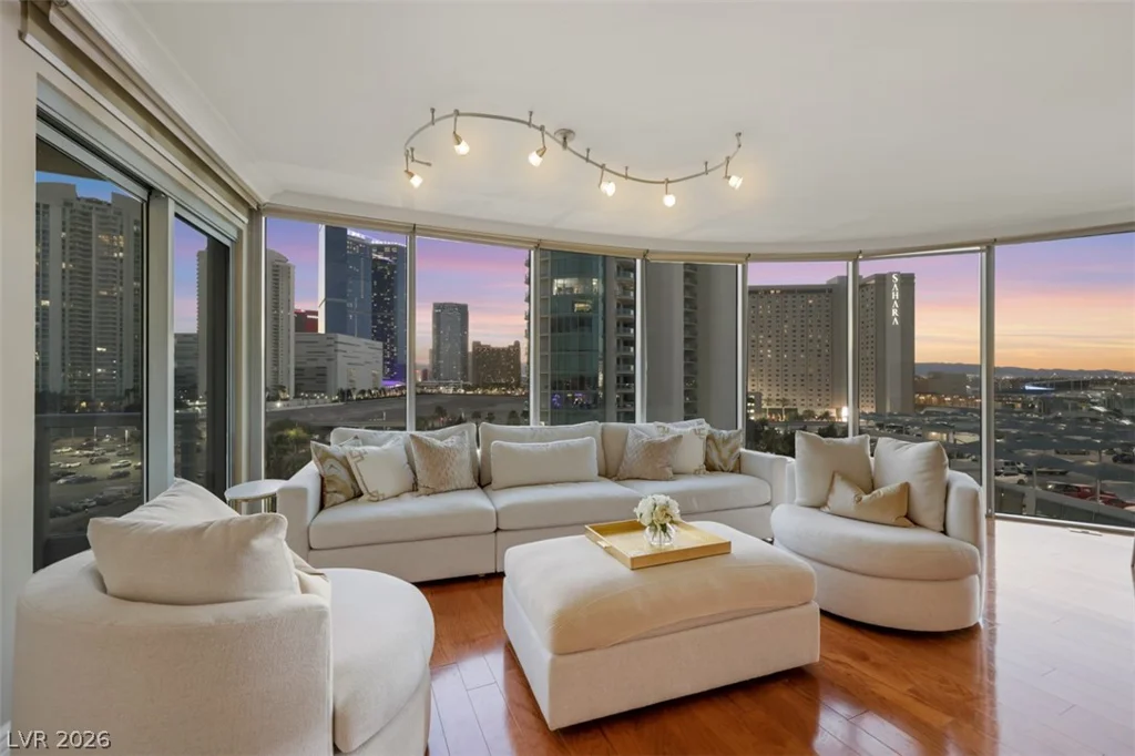 322 Karen, Las Vegas, NV 89109