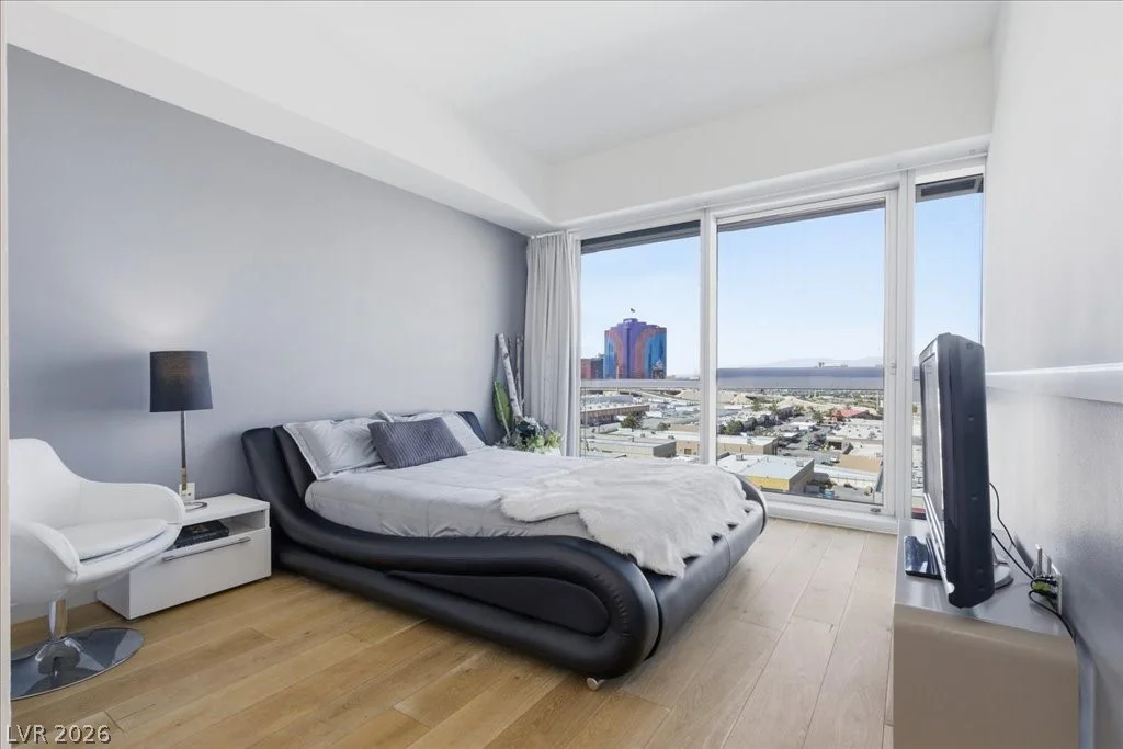4471 Dean Martin, Las Vegas, NV 89103