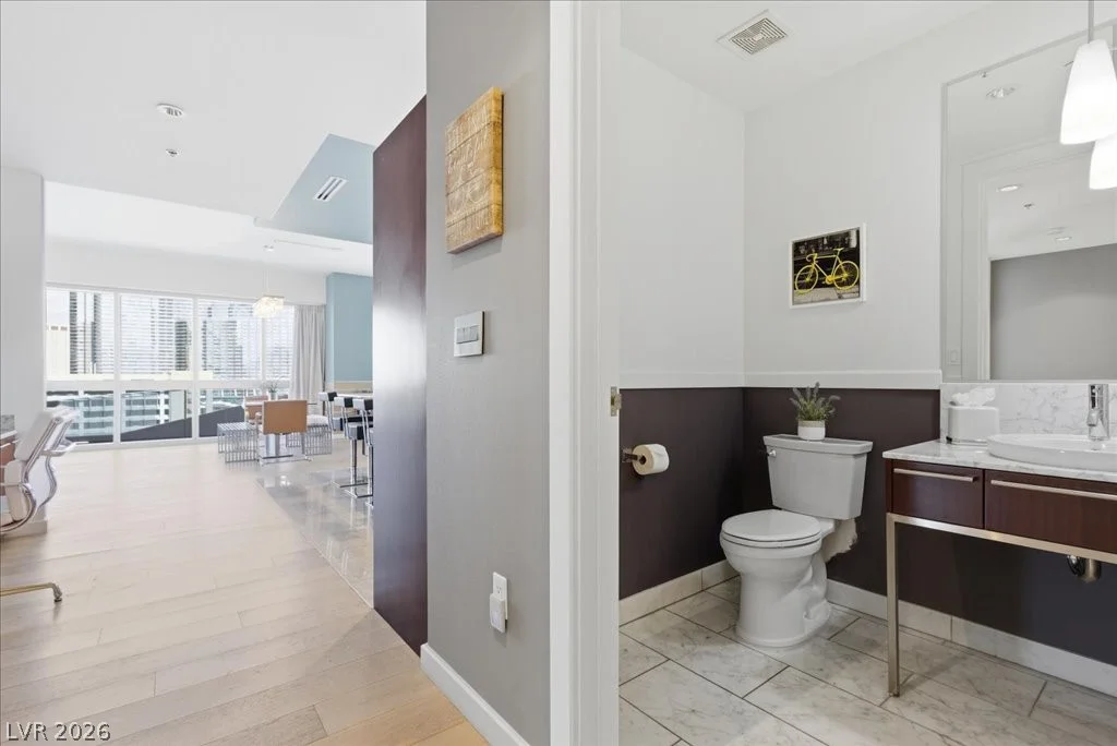 4471 Dean Martin, Las Vegas, NV 89103