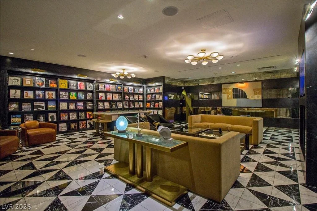 4471 Dean Martin, Las Vegas, NV 89103