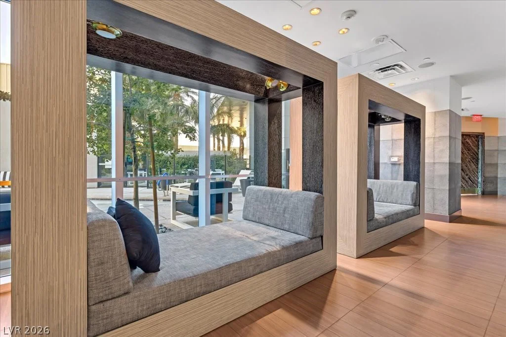 4471 Dean Martin, Las Vegas, NV 89103